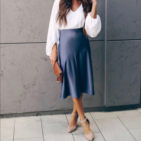 Vici Dresses & Skirts - Vici Silken Splendor Skirt M